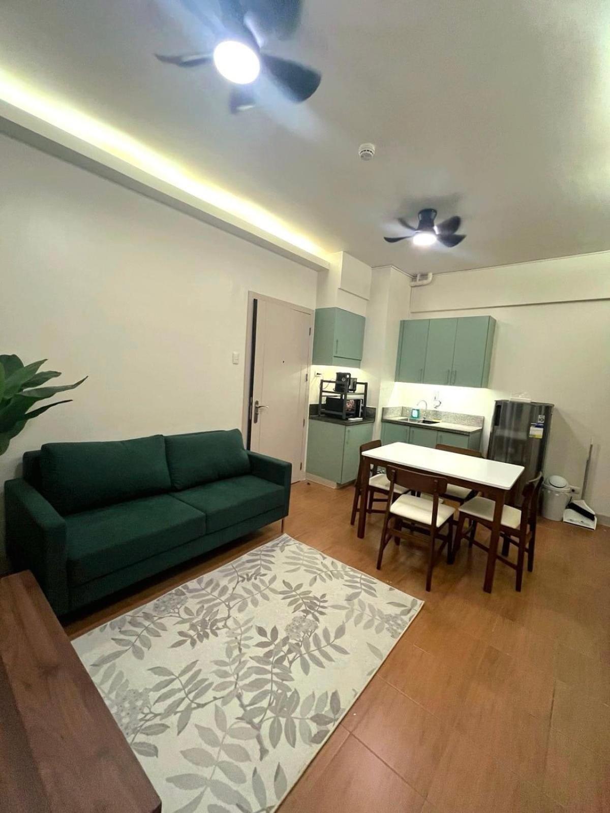 לינה וארוחת בוקר Mandaluyong Pioneer Woodlands מראה חיצוני תמונה