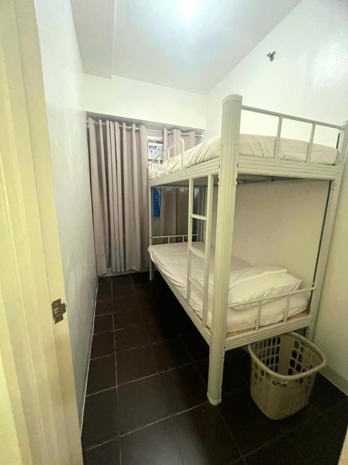 לינה וארוחת בוקר Mandaluyong Pioneer Woodlands מראה חיצוני תמונה